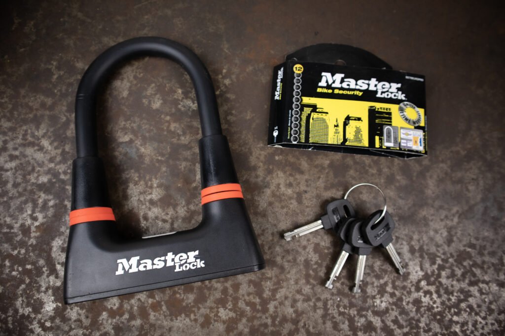 Master lock 8278 with keys and packaging